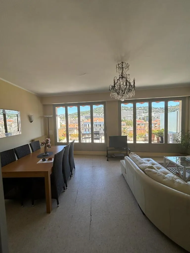 Cannes Satellite Apartment